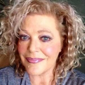 Meet your Posher, Caraline